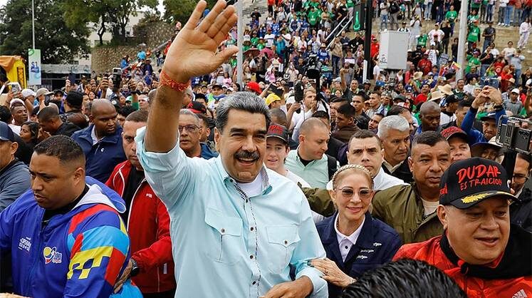    AP PHOTO/CRISTIAN HERNANDEZ Мадуро не сдается