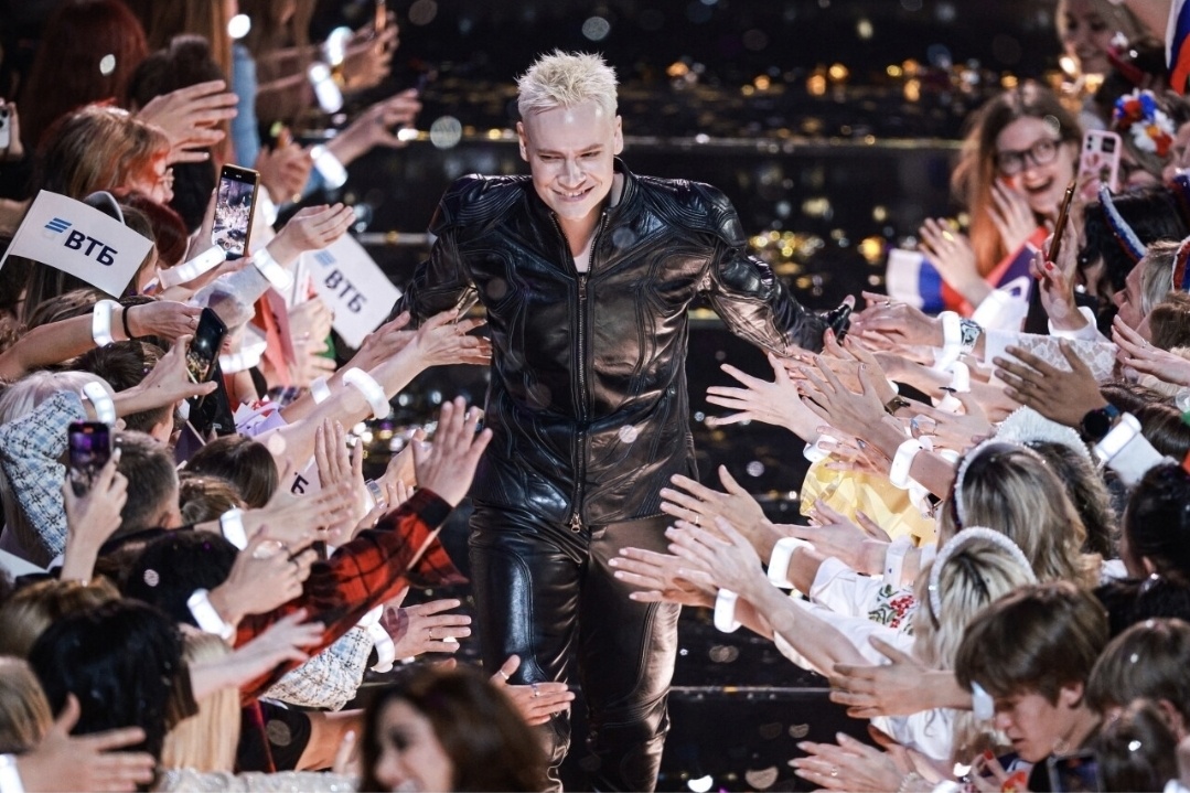 Среди родных.Из интернета 