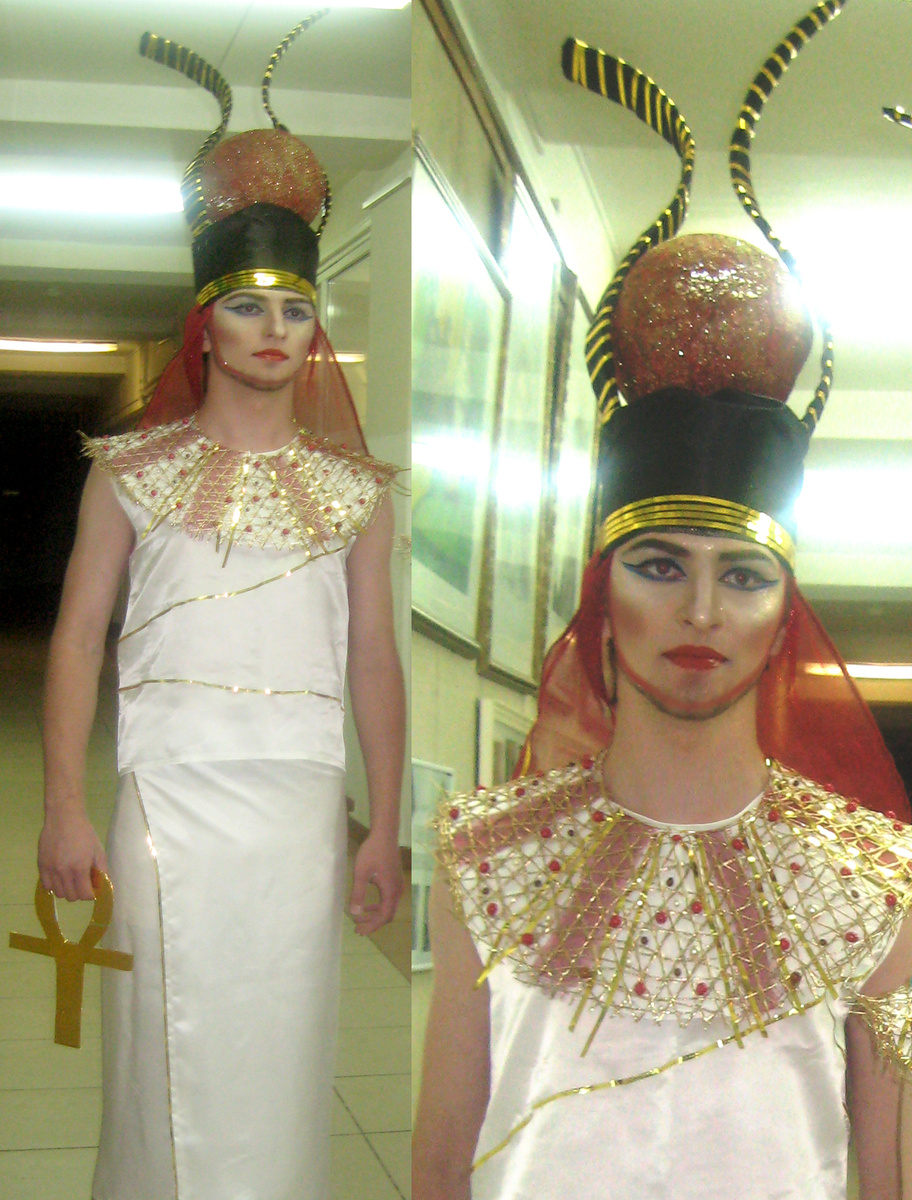  Тренировочные дни перед моей защитой.  Тема "Боги Египта".  Этой фотографии более 20 лет.