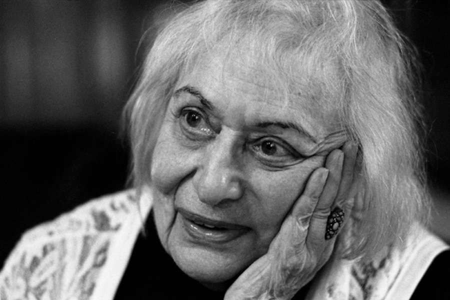 Елизаета Мнацаканова