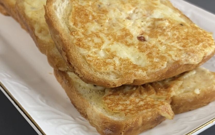 Вкусные горячие бутерброды к завтраку