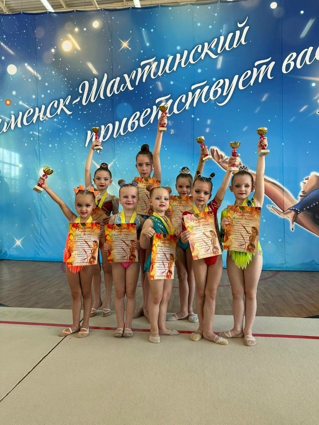    Юные грации "Наша газета"