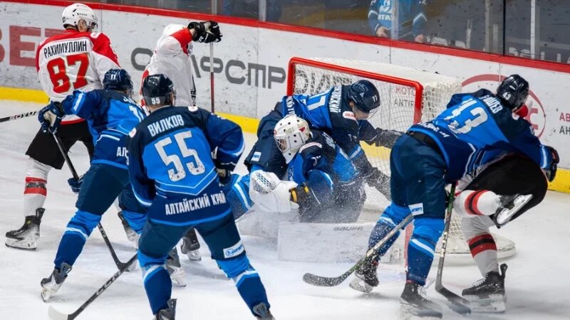     "Динамо-Алтай" провело первый домашний матч под руководством нового тренера ХК "Динамо-Алтай"