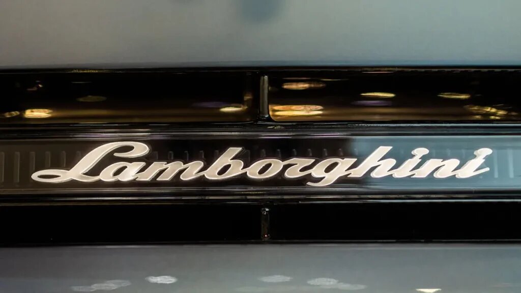    Lamborghini Urus S от Larte Design: градиент и карбон (источник изображения) News Express Team