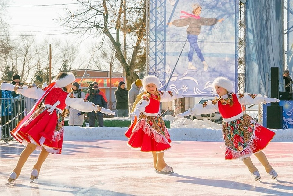    Гостей встречали танцами на льду Ольга ГРИГОРЬЕВА