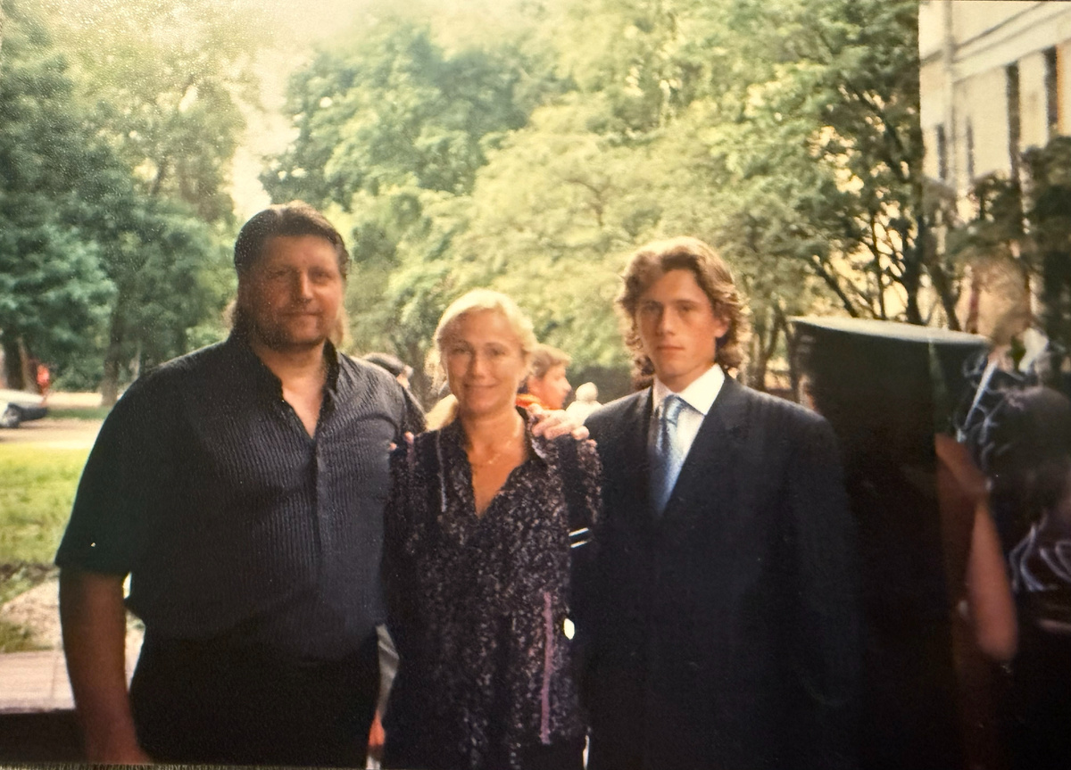 Николай Николаевич Егоров (папа), Наталья Владимировна Егорова (мама) и Иван Николаевич Егоров