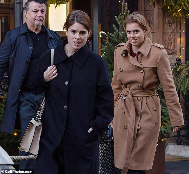 Принцессы Евгения и Беатрис в начале дкабря 2025 года.