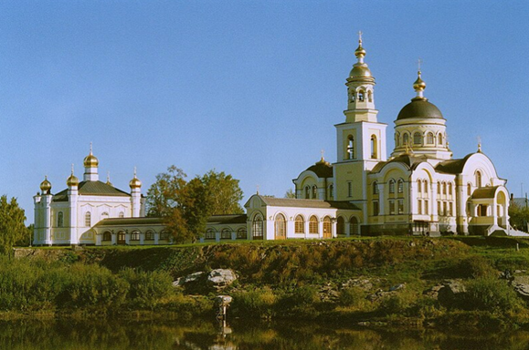 Восстановленные храмы Меркушино в 2008 году.