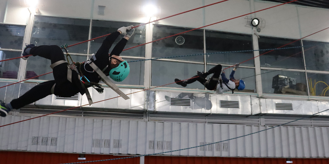 Полку участников прибыло