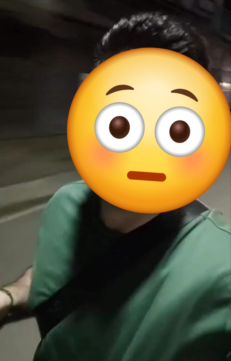 Уже нашелся, поэтому лицо прикроем смайликом. 