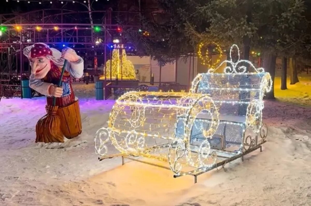    В Хабаровске город готовят к Новому году и Рождеству