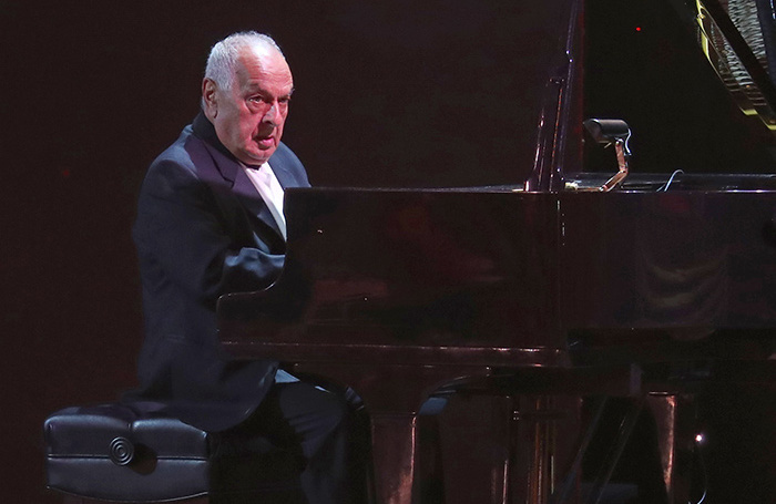    Левон Оганезов.Сергей Фадеичев/ТАСС