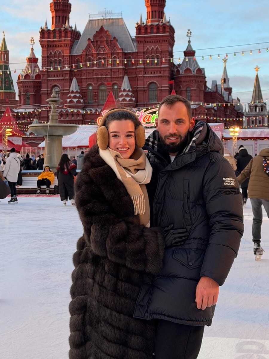    Ксения Бородина с Николаем Сердюковым на Красной площадиСоцсети Ксении Бородиной