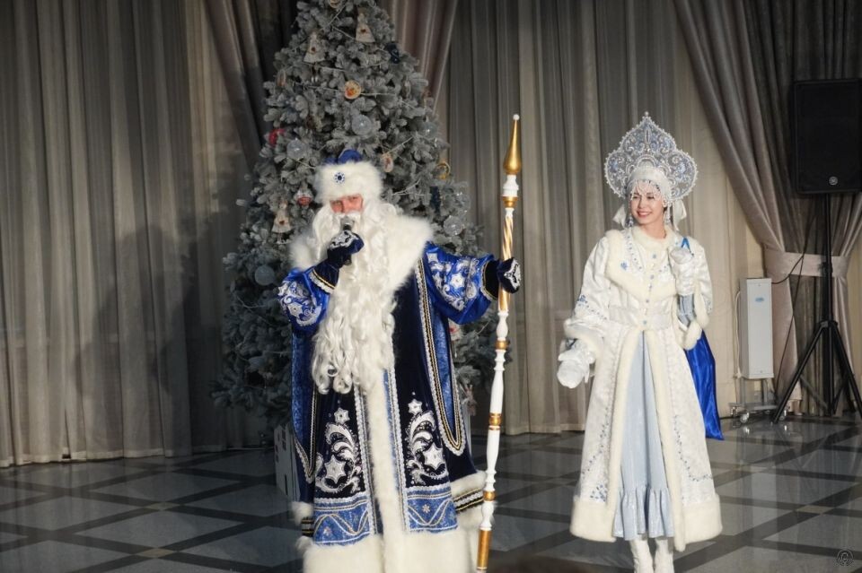    Новогодние спектакли . Источник: barnaul.org