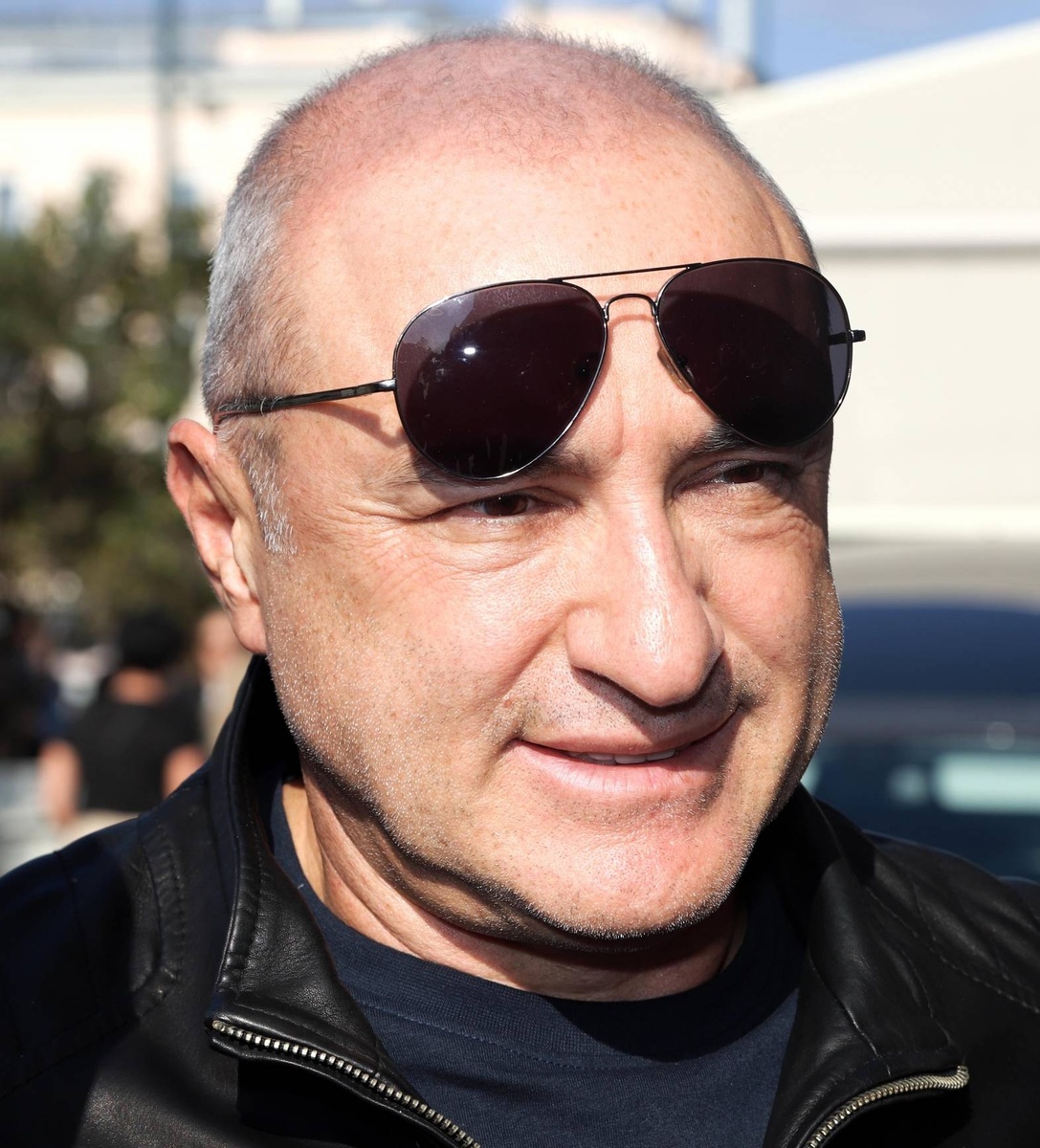    Михаил Турецкий поскандалил в аэропорту СамарыPersonastars