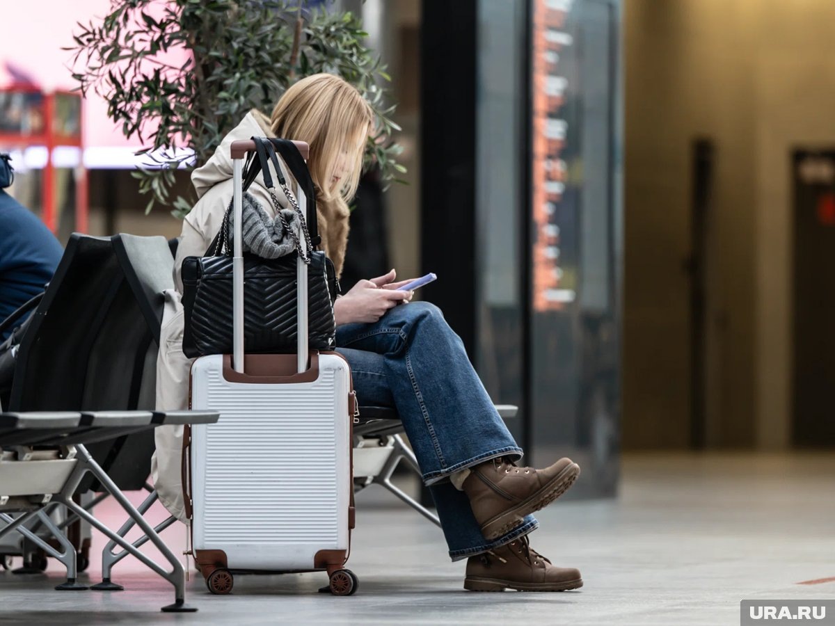     Множество авиарейсов задерживаются 15 декабря 2025