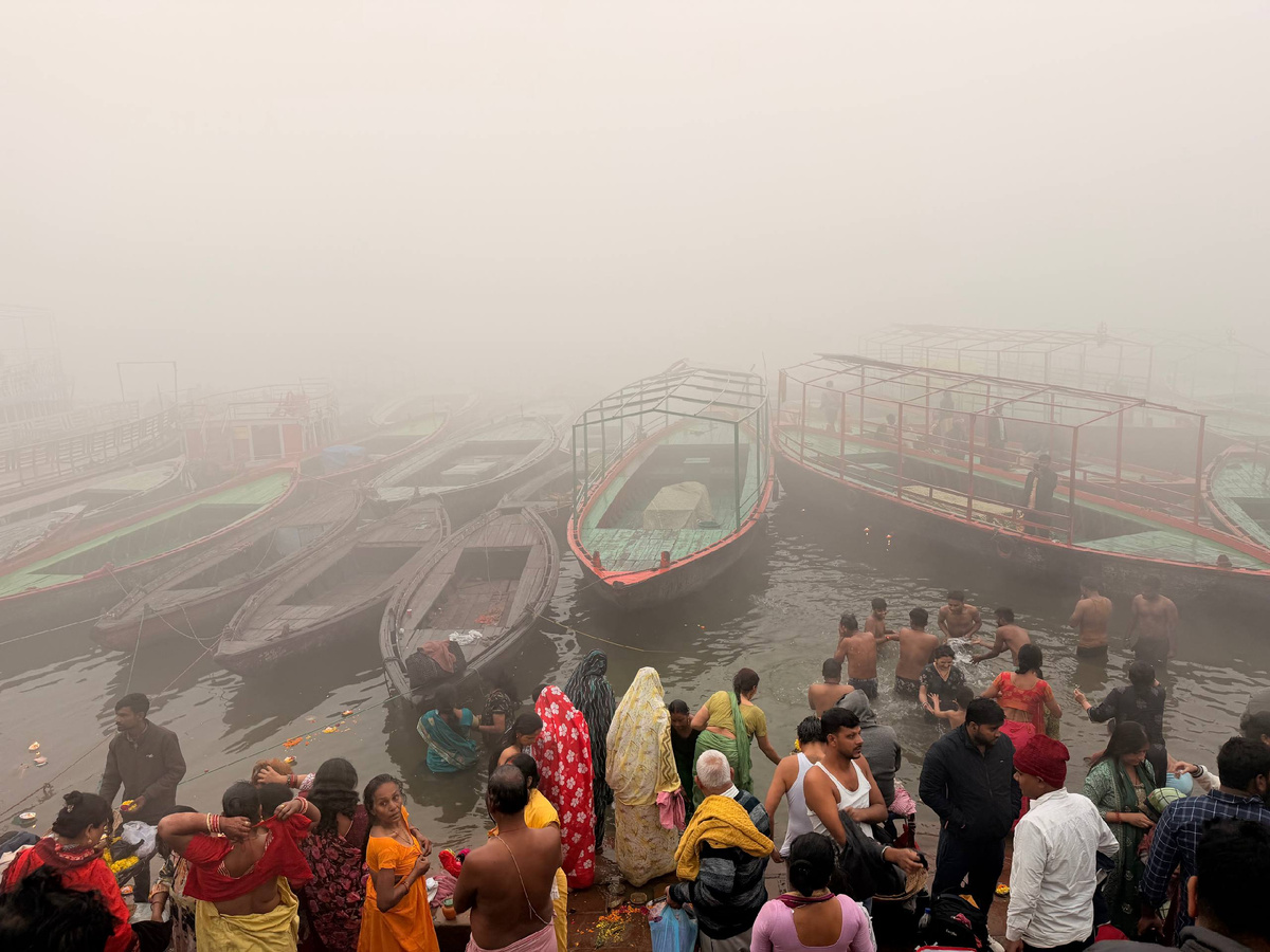 Утреннее омовение в Ганге