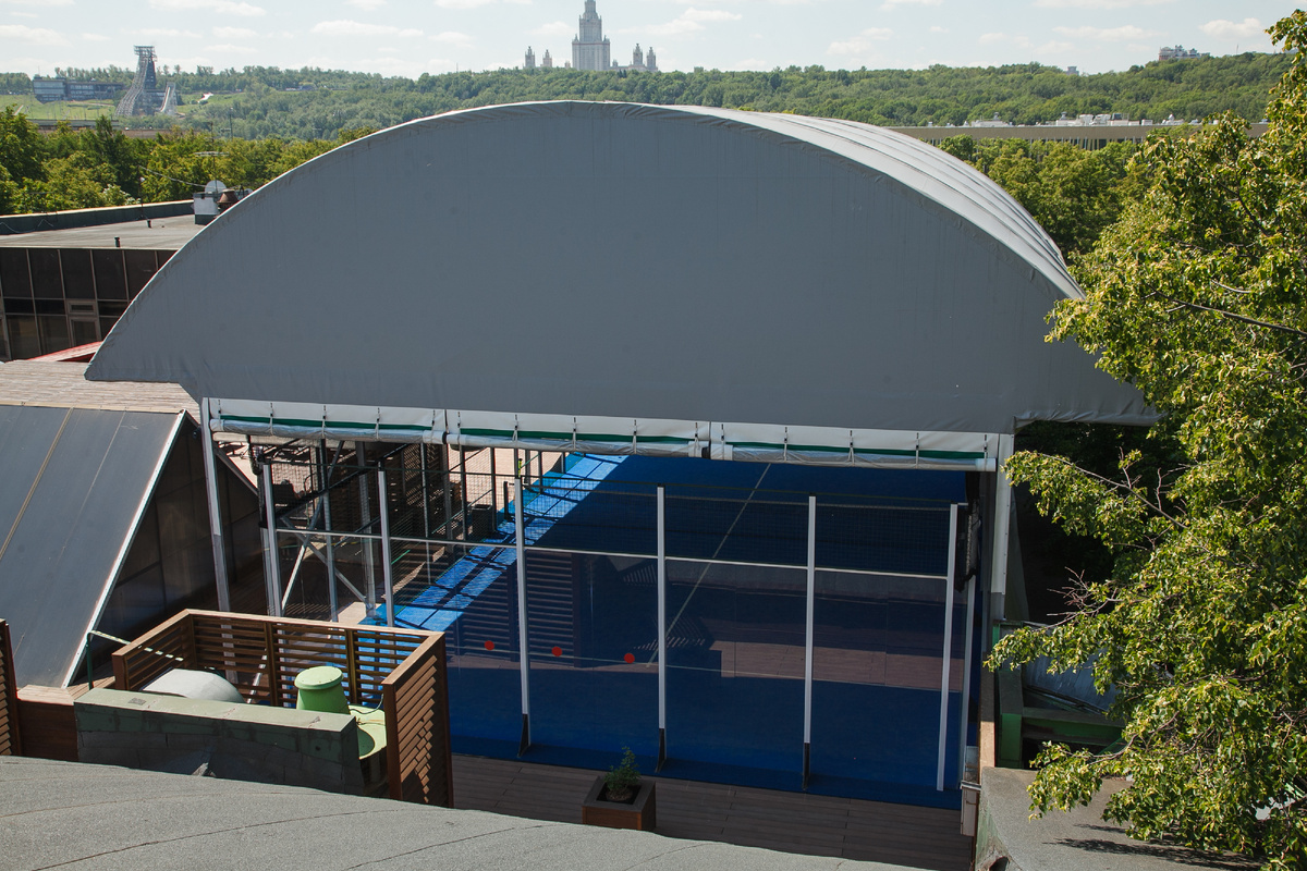 Манеж 21х11м для падел-тенниса на крыше спортклуба
