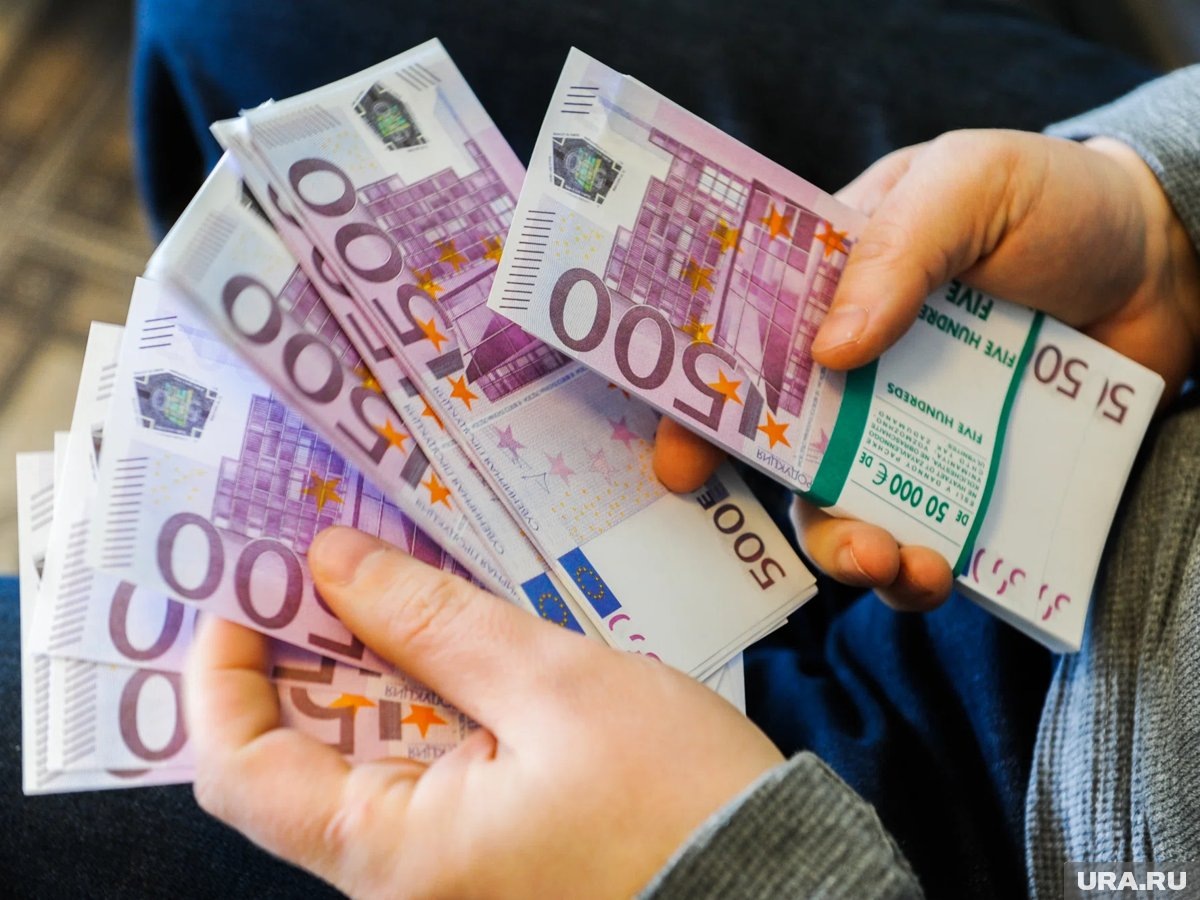     ЕС пытается спасти кредит для Украины в размере 210 миллиардов евро