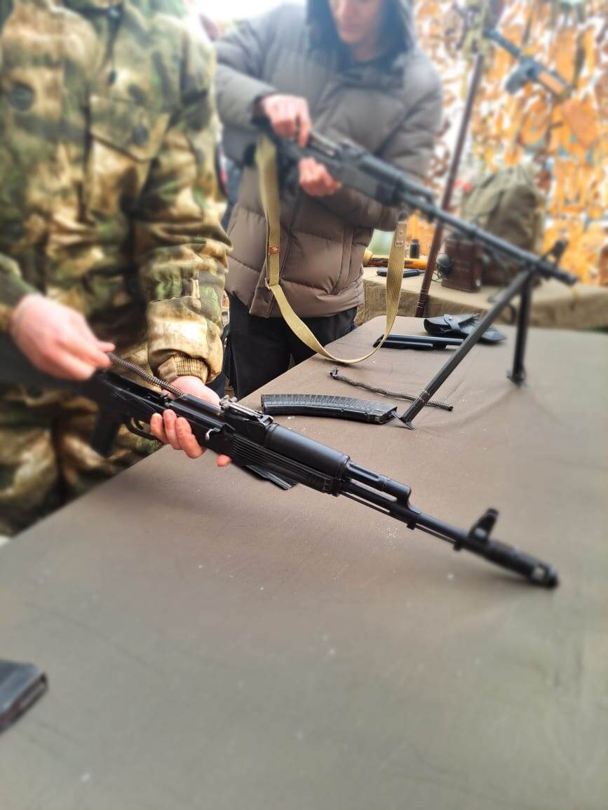 Выездной аттракцион "Сборка-разборка оружия" на 23 Февраля.