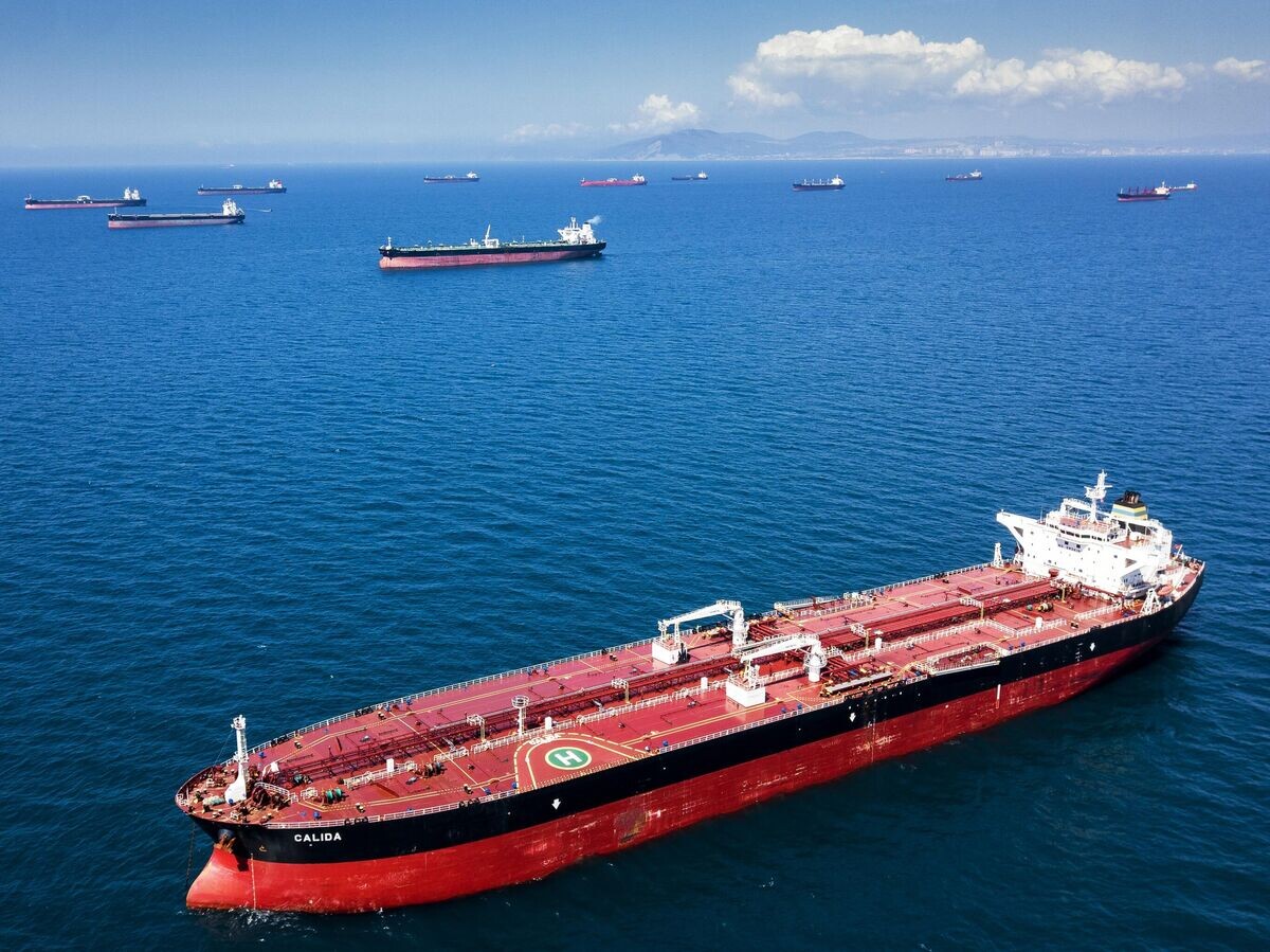    Нефтяной танкер Calida на рейде в Цемесской бухте | © РИА Новости / Виталий Тимкив
