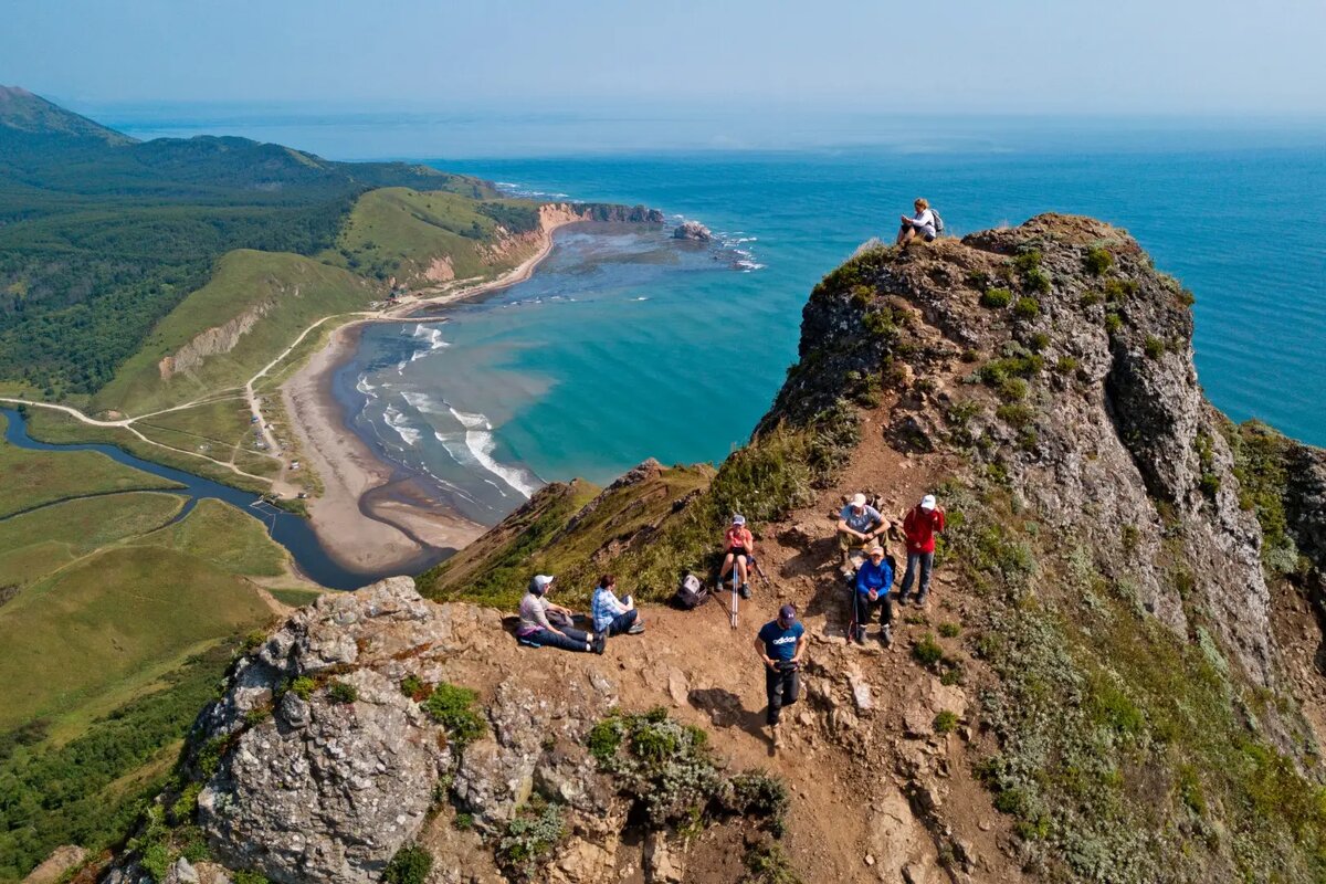     Одна из вершин возле бухты Тихая на Сахалине. © РИА Новости. Александр Кряжев