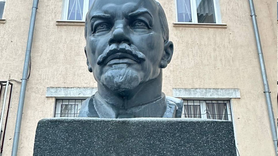 ГЛЯДЯ НА ДОНБАСС