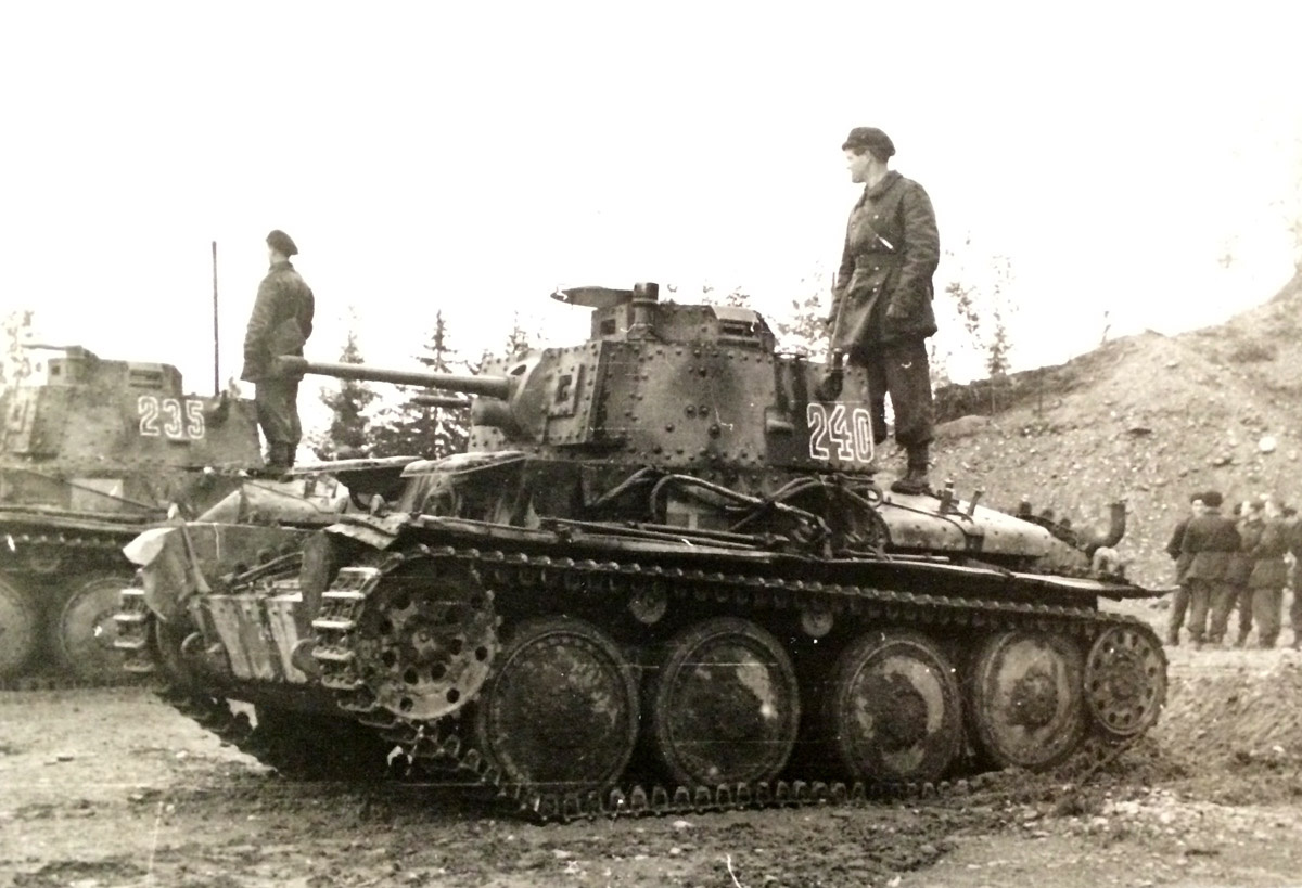 Strv m/41 стали поступать в шведскую армию к 1943 году. Они уже весьма так устарели.