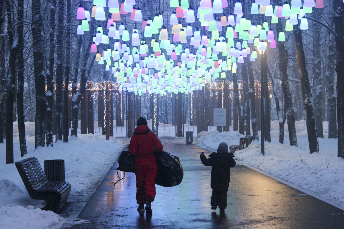 Прогноз погоды на Новый год в Челябинске обещает слабые морозы.  Фото: Фото: ФедералПресс / Ксения Кобалия