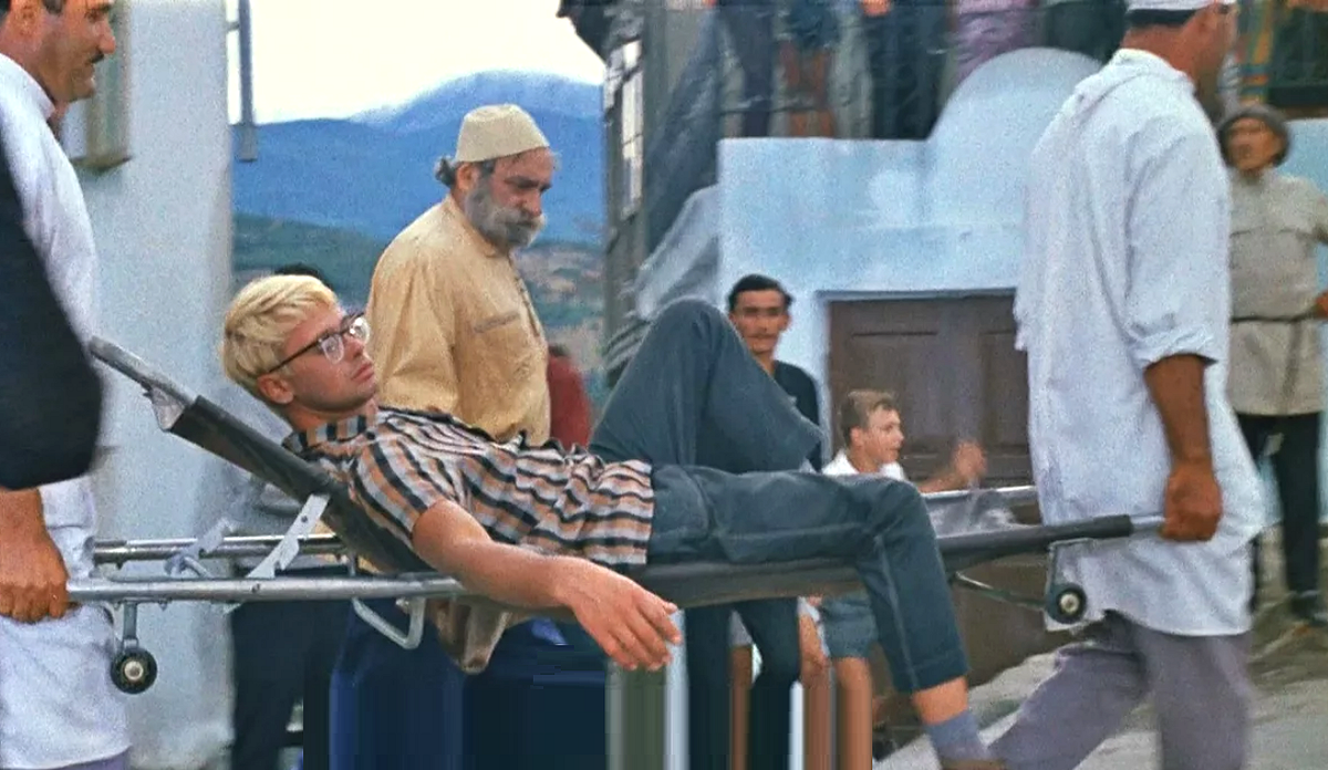 Профессионалы выносят с рынка новичка после слива активов.