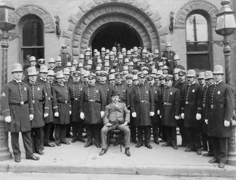 Комиссар полиции Нью-Йорка Теодор Рузвельт 1895 год.