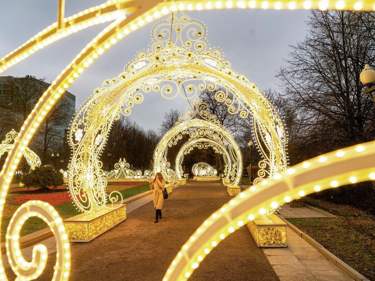    Праздничные новогодние арки в Москве | © Фото : Пресс-служба Комплекса городского хозяйства Москвы