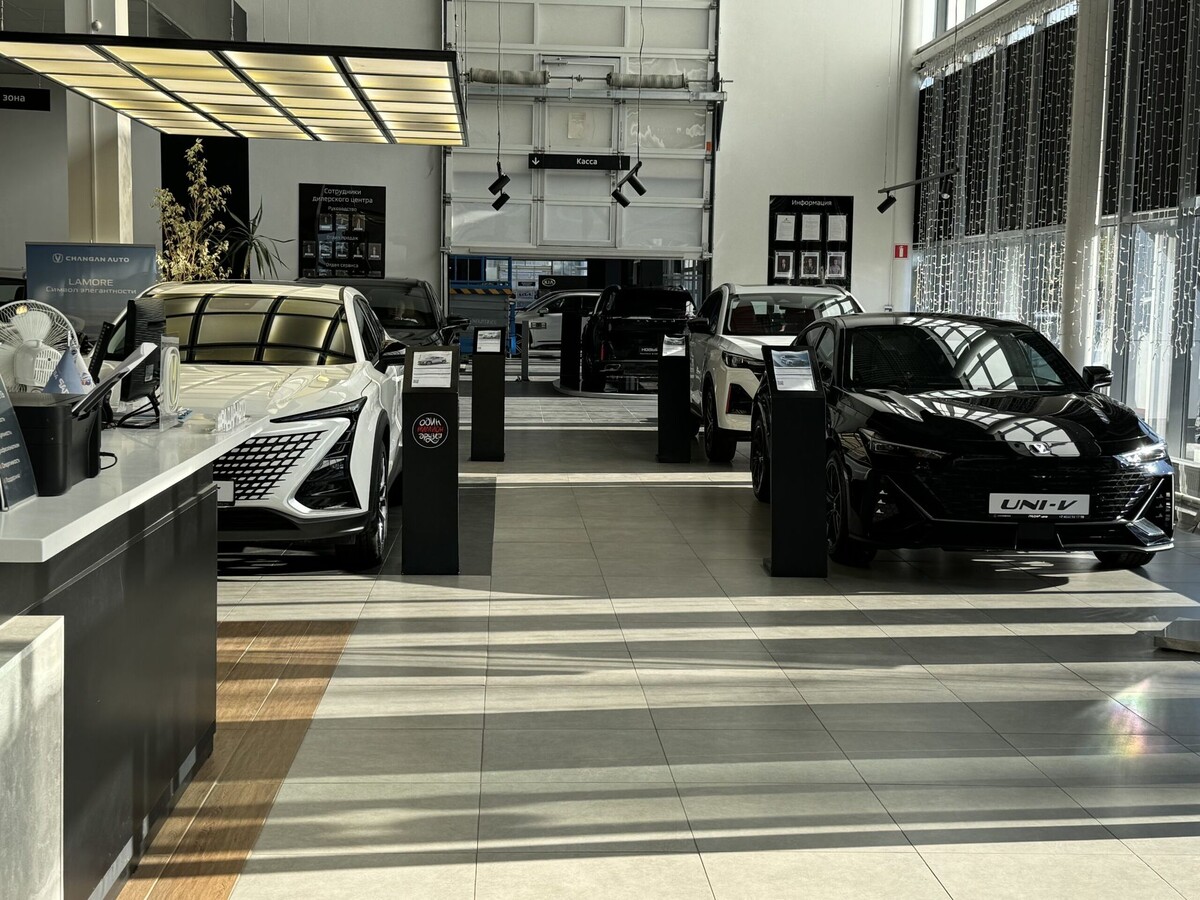    Автосалон. Фото «Автоновости дня»