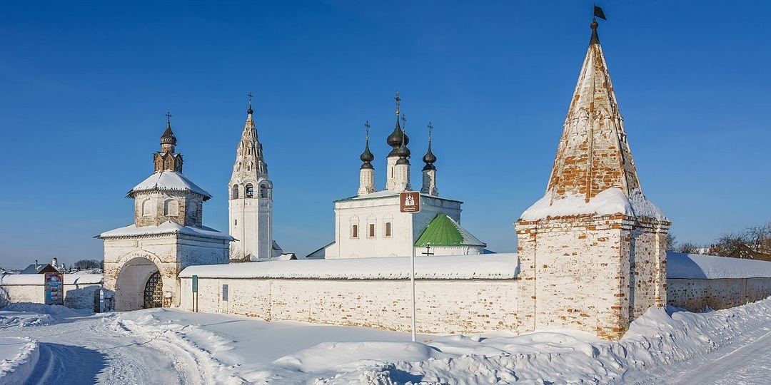 Названы самые популярные города Золотого кольца на Новый год