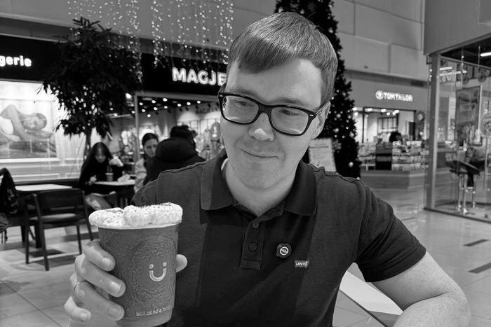 Екатеринбургский блогер Алексей Мельников. Обложка © VK / Мельников Алексей ЕКБ блогер