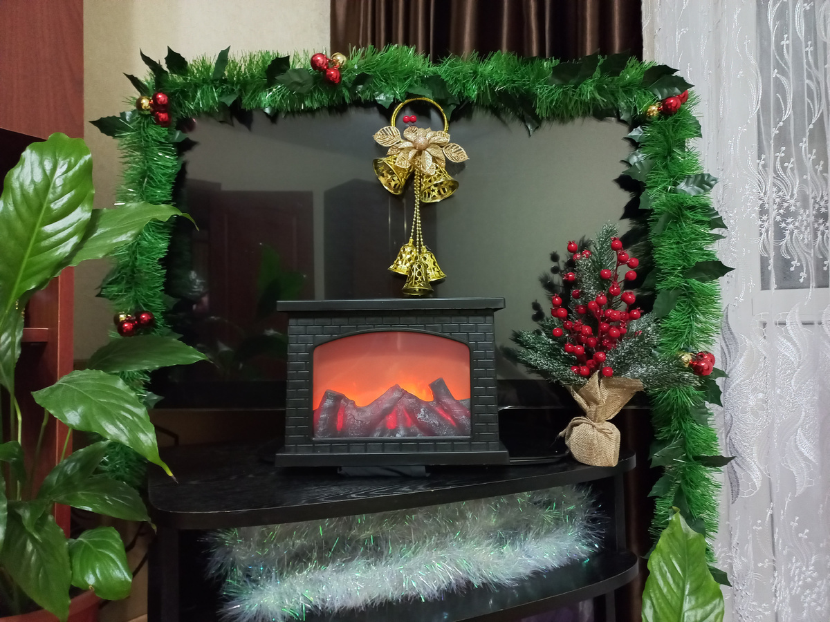 Когда очень хочется большой настоящий камин, но на него нет денег или его некуда ставить