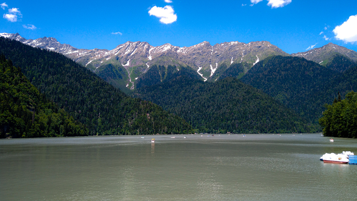 Тревел-блогер Иван Суханов