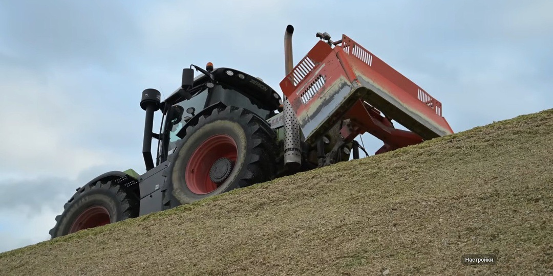 Гигантский бурт из кукурузного силоса собрали в Германии: фото