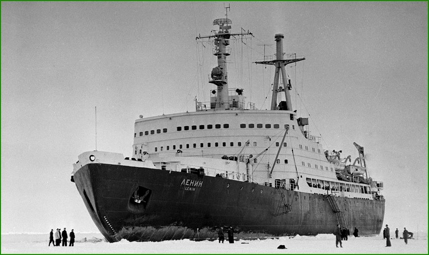 Советский ледокол "Ленин" - первый в мире надводный атомоход. (Источник: Яндекс.Картинки)