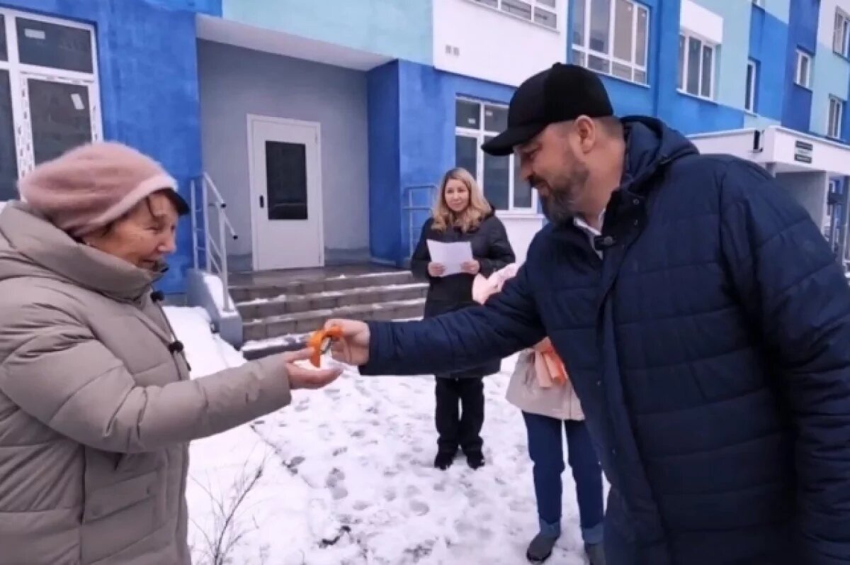    Ключи от новых квартир вручили трем дзержинцам