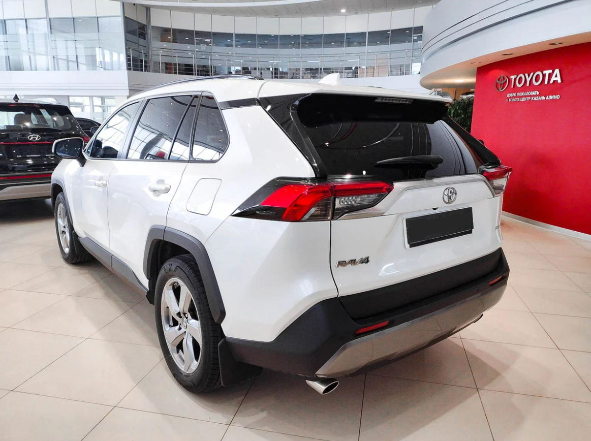 В России продаются новые «настоящие» Toyota RAV4 японской сборки. Источник иллюстрации - auto.ru