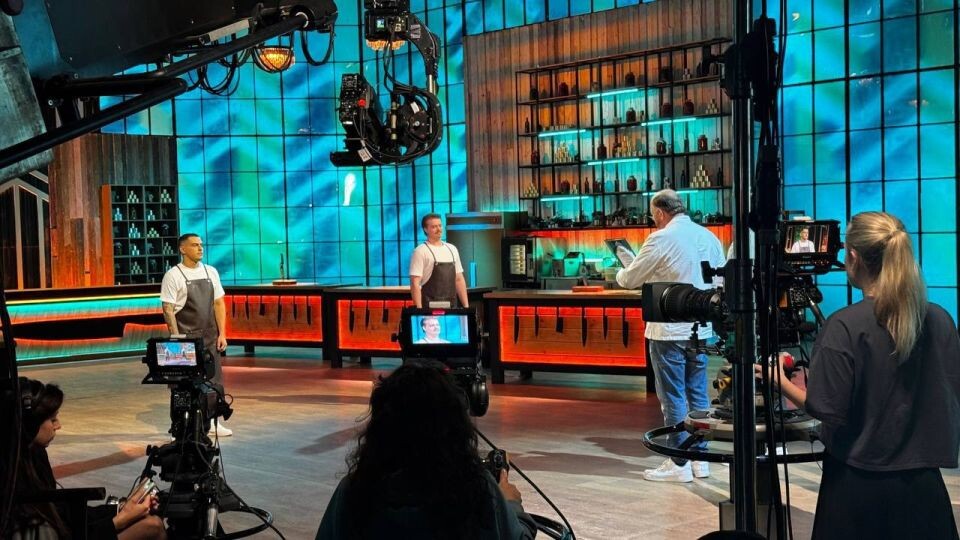    Съемки шоу "Молодые ножи". Источник: t.me/KrasavvaChef