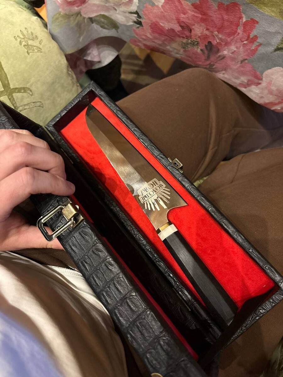    "Золотой" нож победителя. Источник: t.me/KrasavvaChef