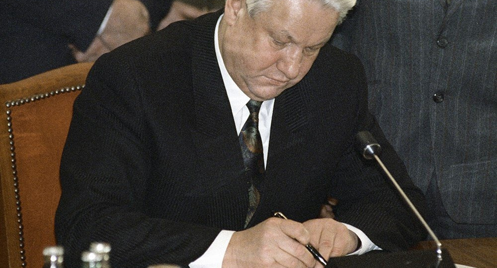 Самые громкие помилования Ельцина: 4 решения, вызвавшие скандал