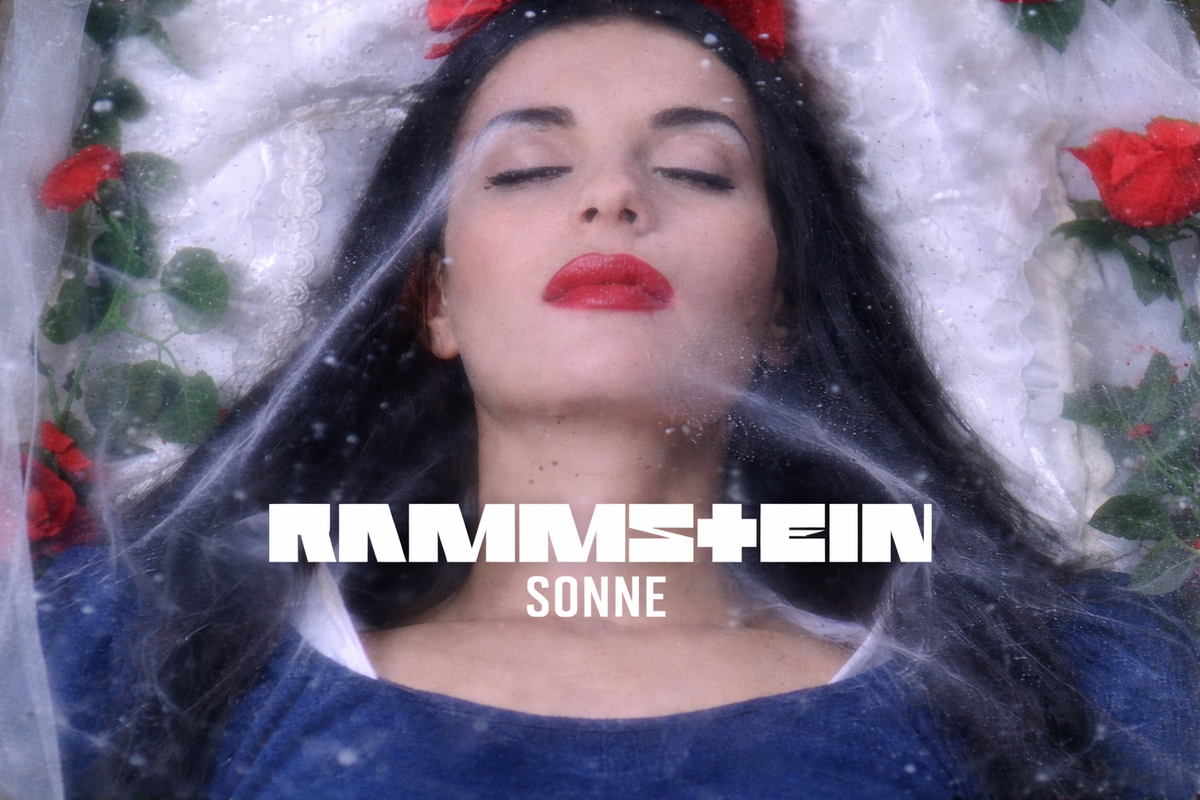 Юлия Степанова в образе Белоснежки