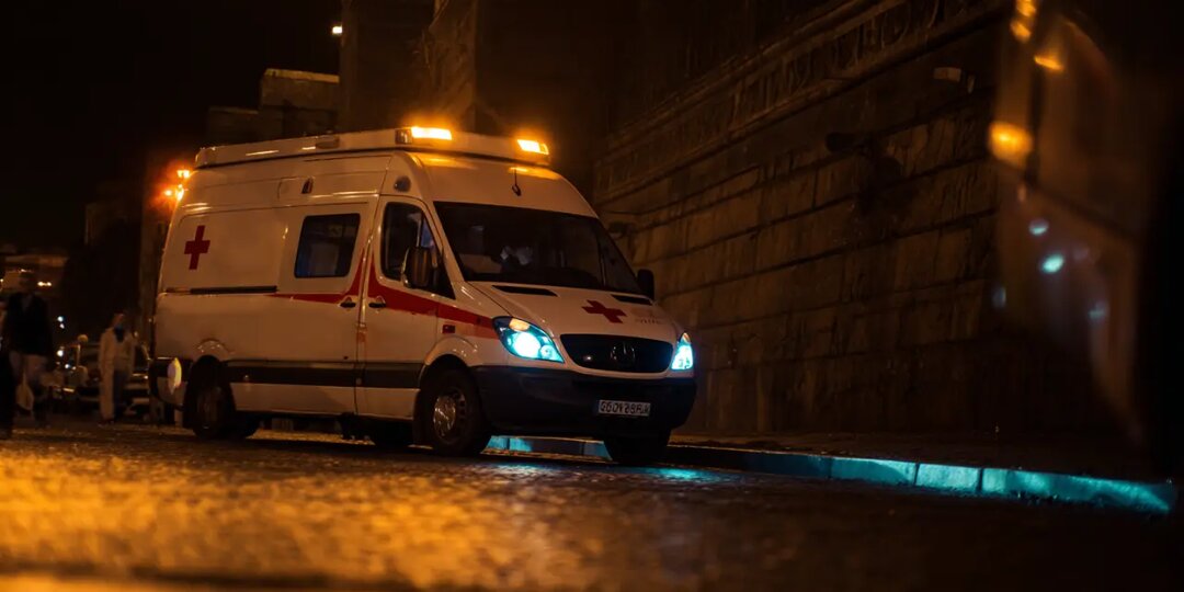 "Что происходит?!": В Петербурге вооружённый ученик напал на учительницу. Всех детей заперли в спортзале