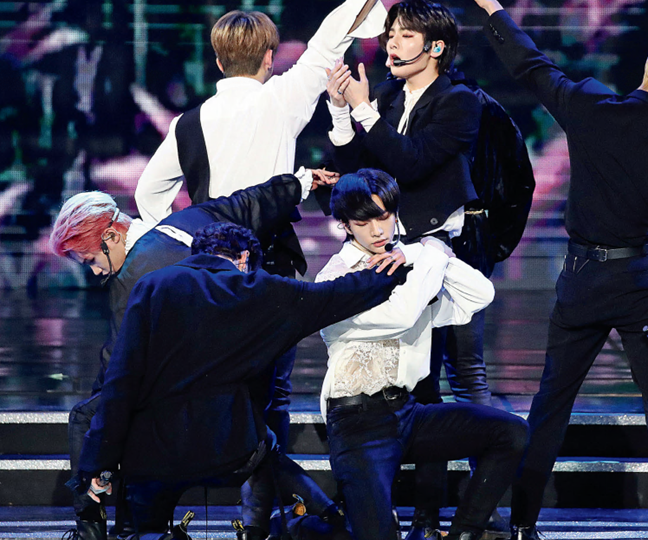 Рождение корейской группы Stray Kids