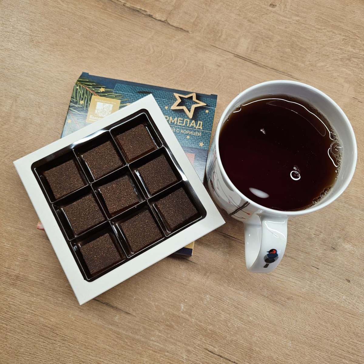 Упаковочка тоже новогодняя.