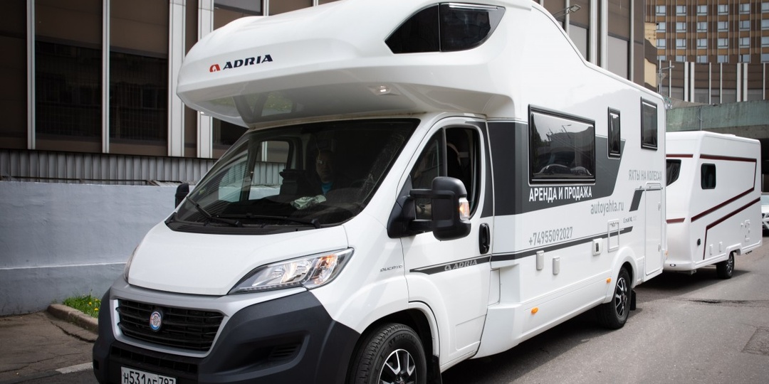 ADRIA Coral XL 600DP — альковный автодом премиум-класса на базе Fiat Ducato