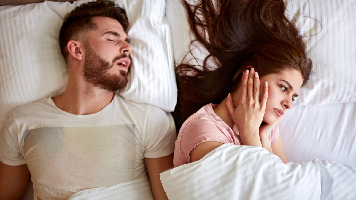     Фото: Lucky Business/Shutterstock/FOTODOM Ответ кроется в сложной работе мозга, который выступает в роли неутомимого цензора и охранника покоя